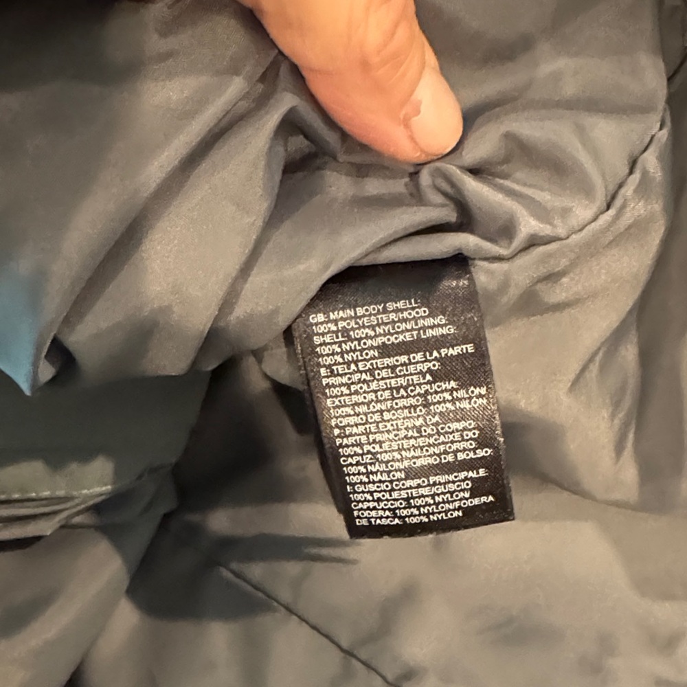 Woman’s North Face rain Jacket - Picture 10 of 14